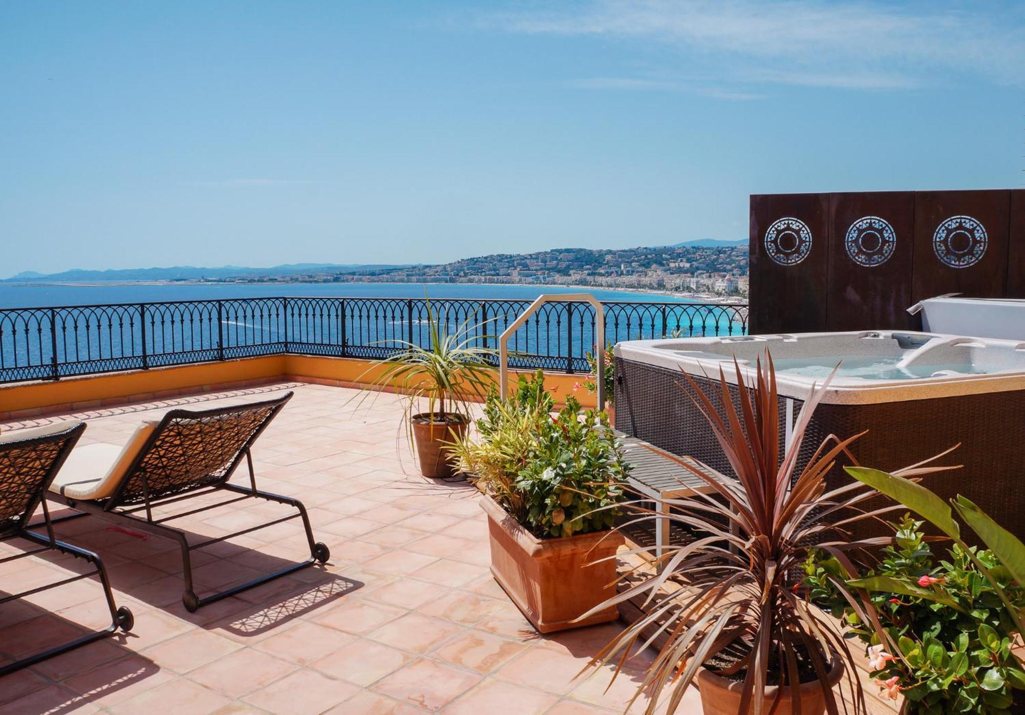 La Pérouse Baie Des Anges Hotel 4*
