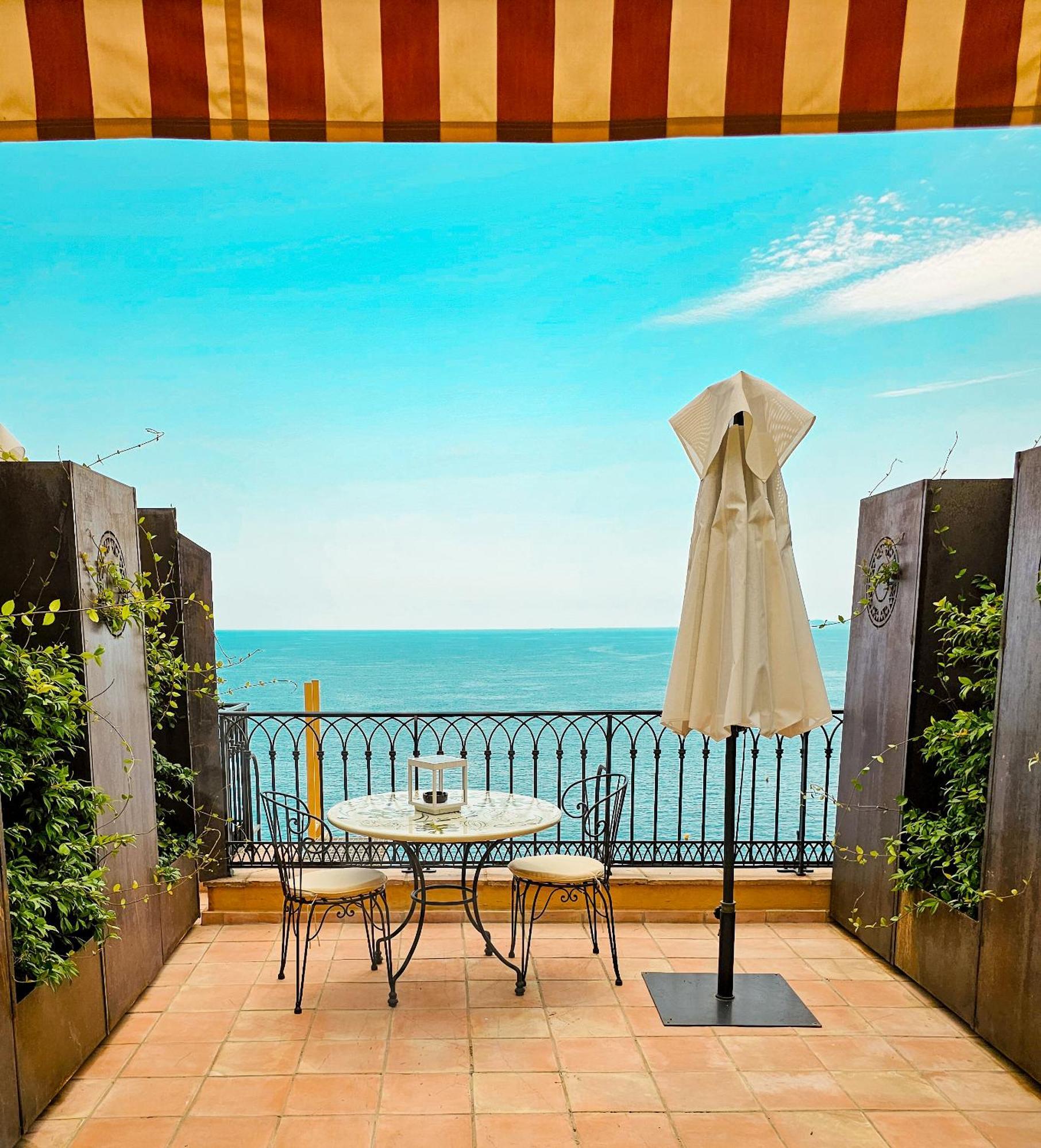 La Perouse Baie Des Anges Hotel 4*